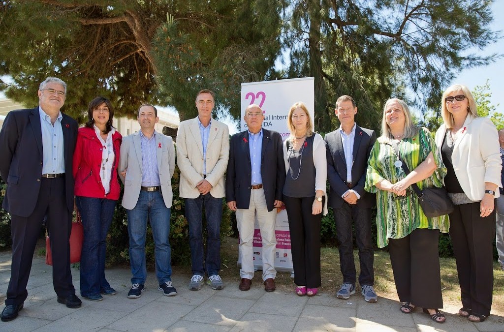 Salut se compromete a poner en marcha un plan específico para hacer frente al VIH entre los hombres gais