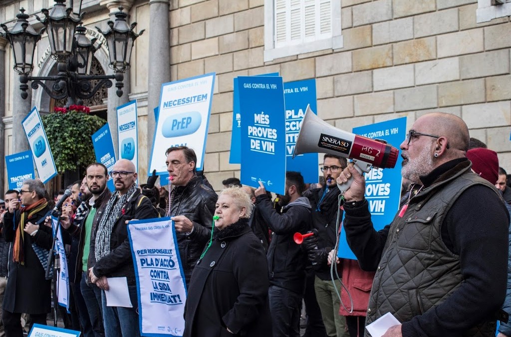 Adhara (Sevilla) y Apoyo Positivo (Madrid) se adhieren a las demandas de la Plataforma Gais Contra el VIH